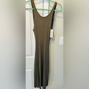 New with tags reversible dress. Stretchy!!